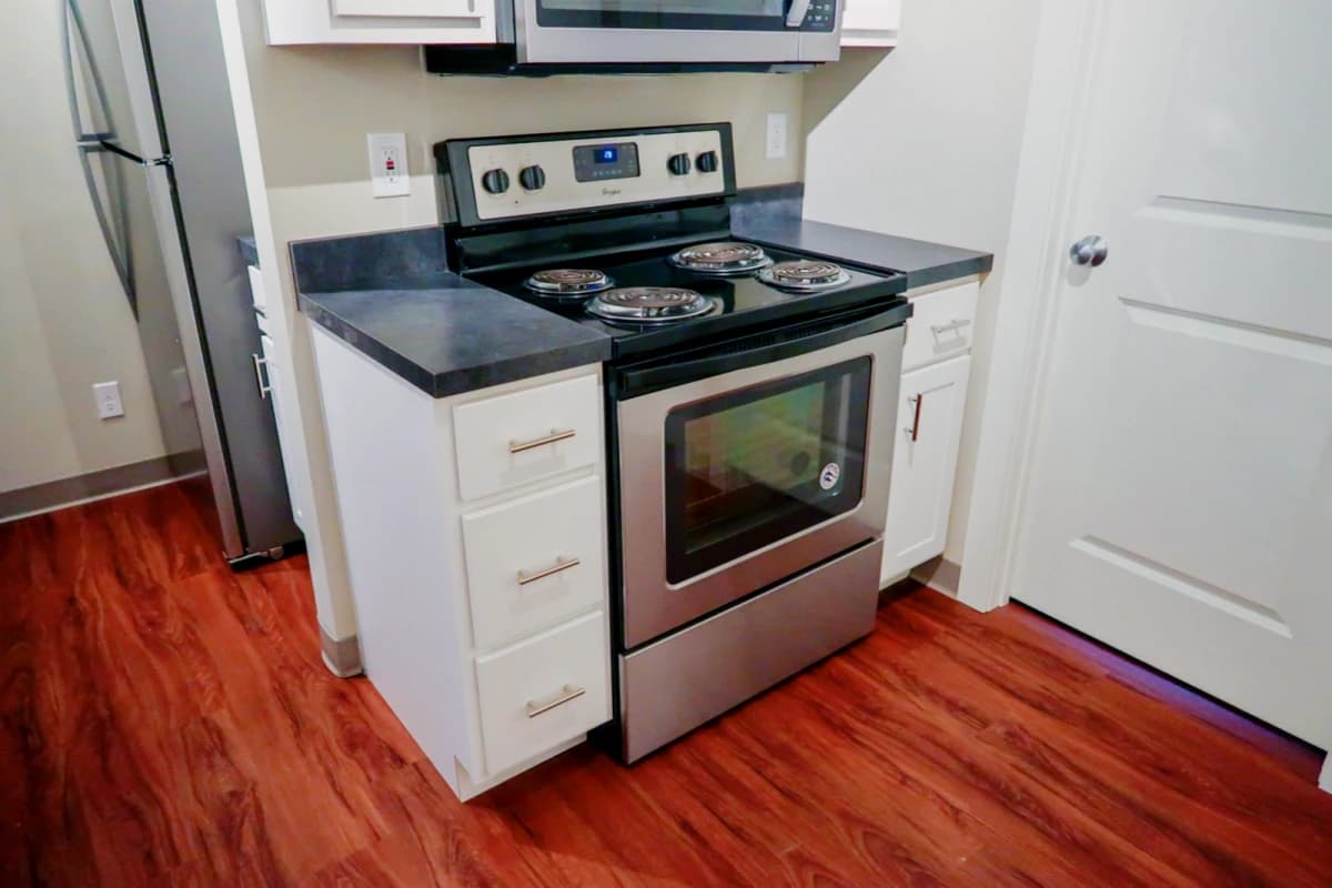 2Bedrooms, 1Bathrooms