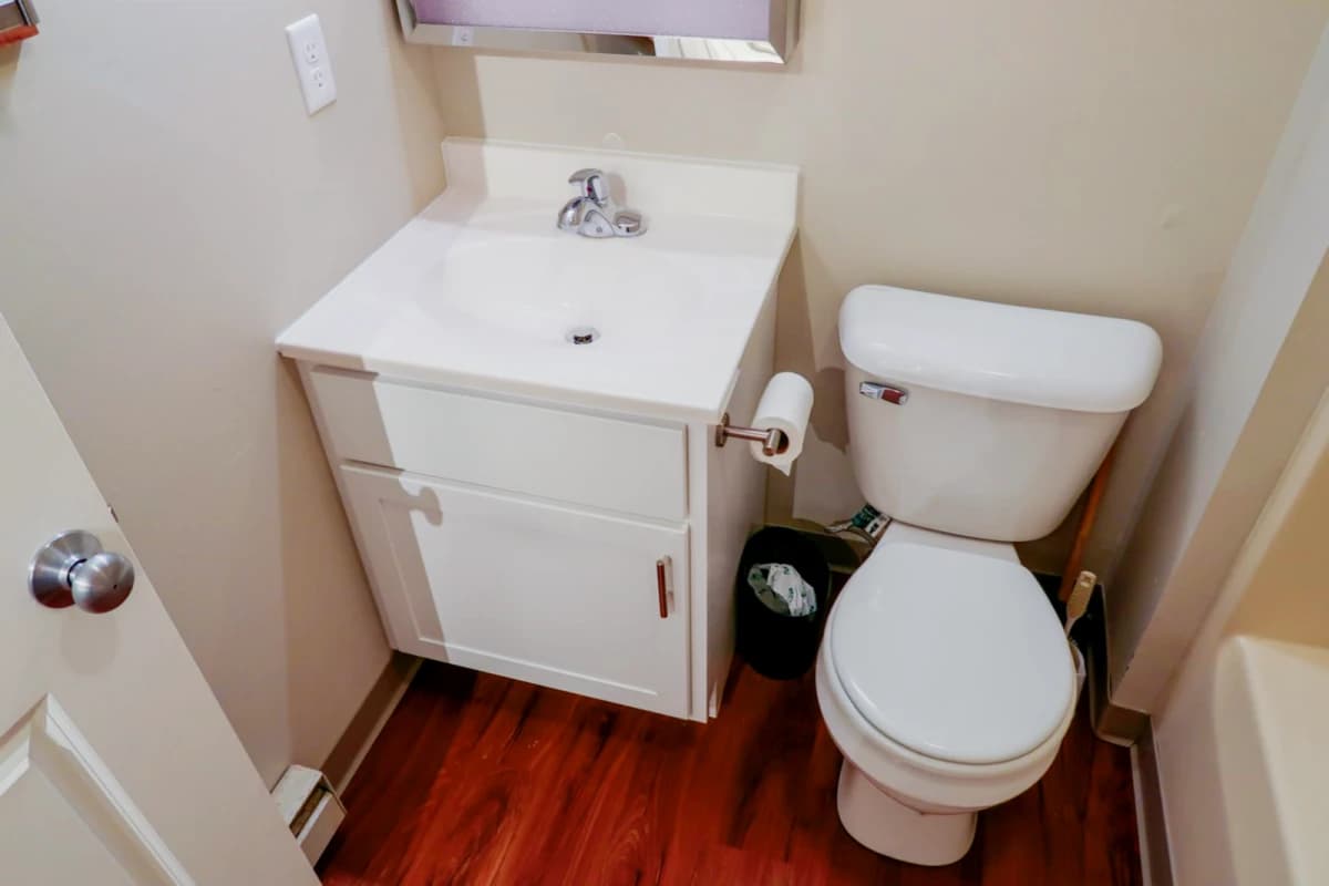 2Bedrooms, 1Bathrooms