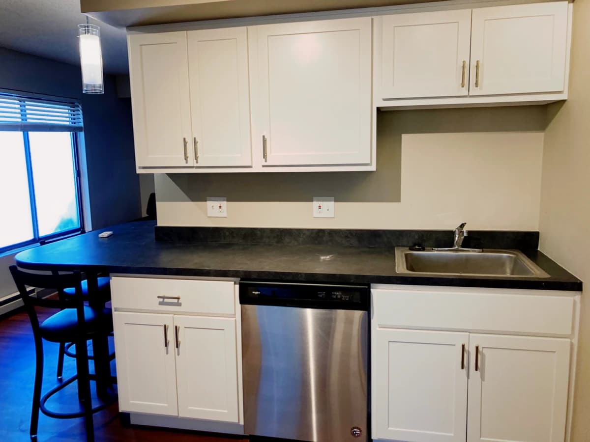 2Bedrooms, 1Bathrooms