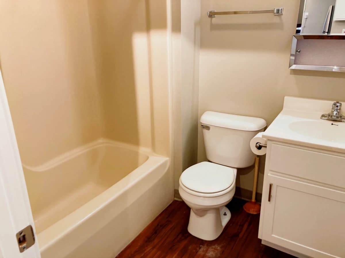 2Bedrooms, 1Bathrooms