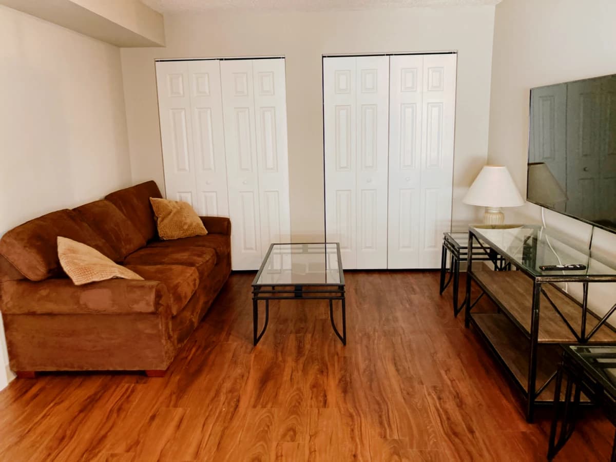 2Bedrooms, 1Bathrooms