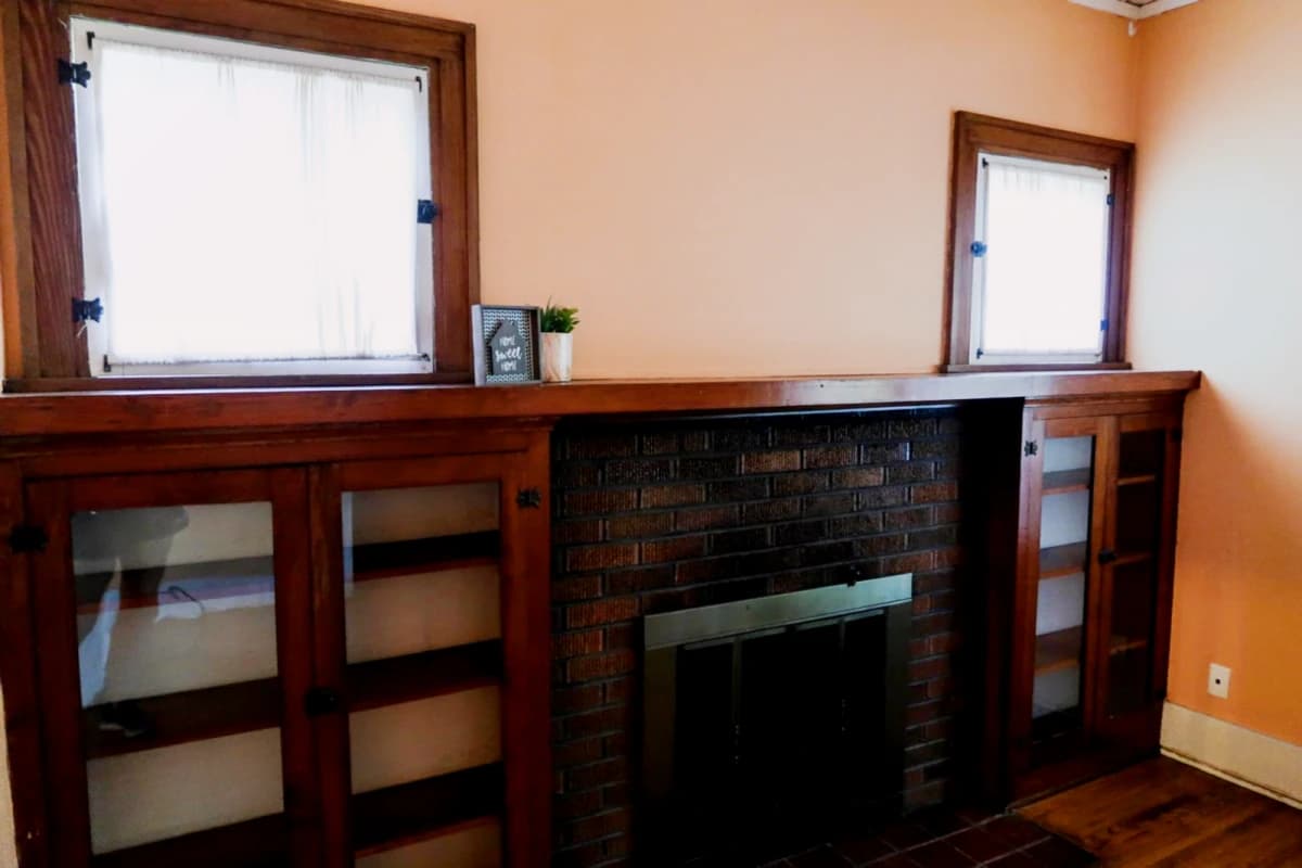 2Bedrooms, 1Bathrooms