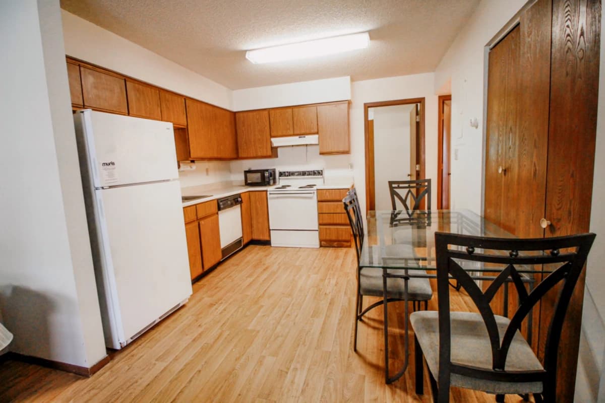 3Bedrooms, 1Bathrooms