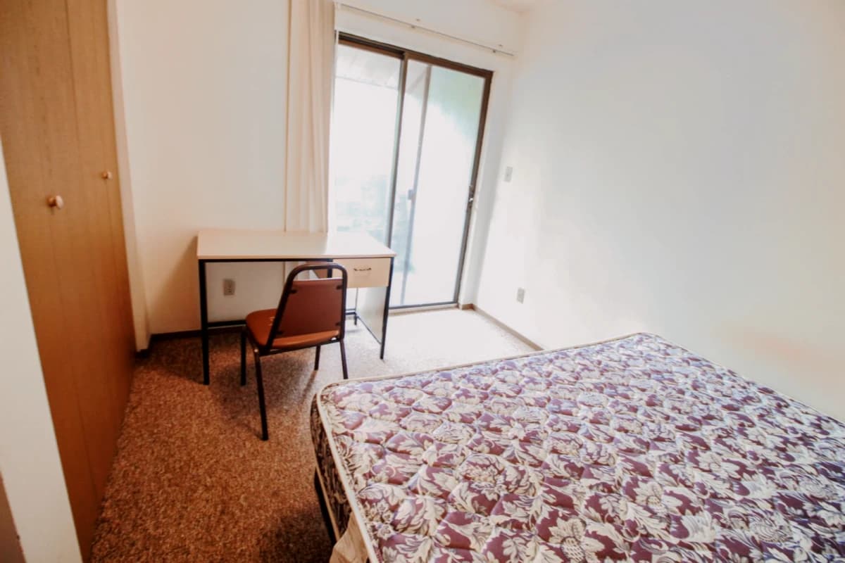 3Bedrooms, 1Bathrooms