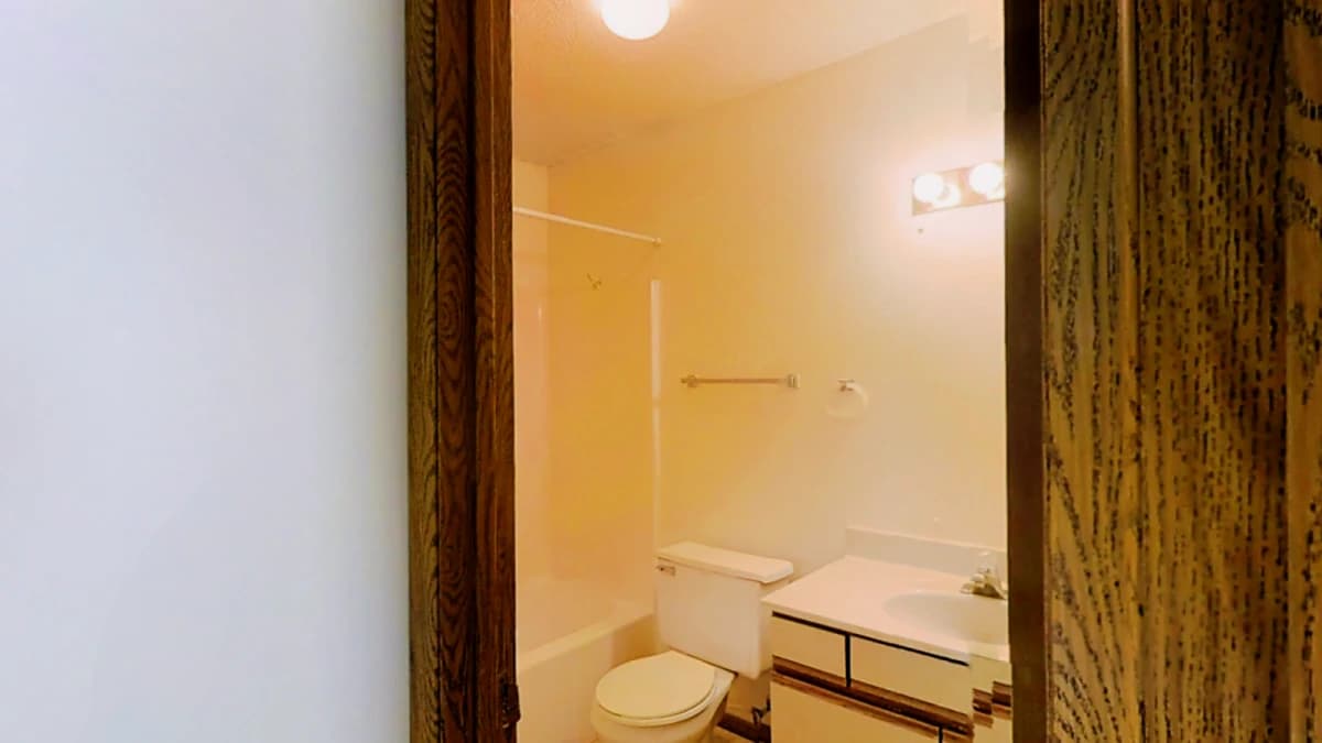 2Bedrooms, 1Bathrooms