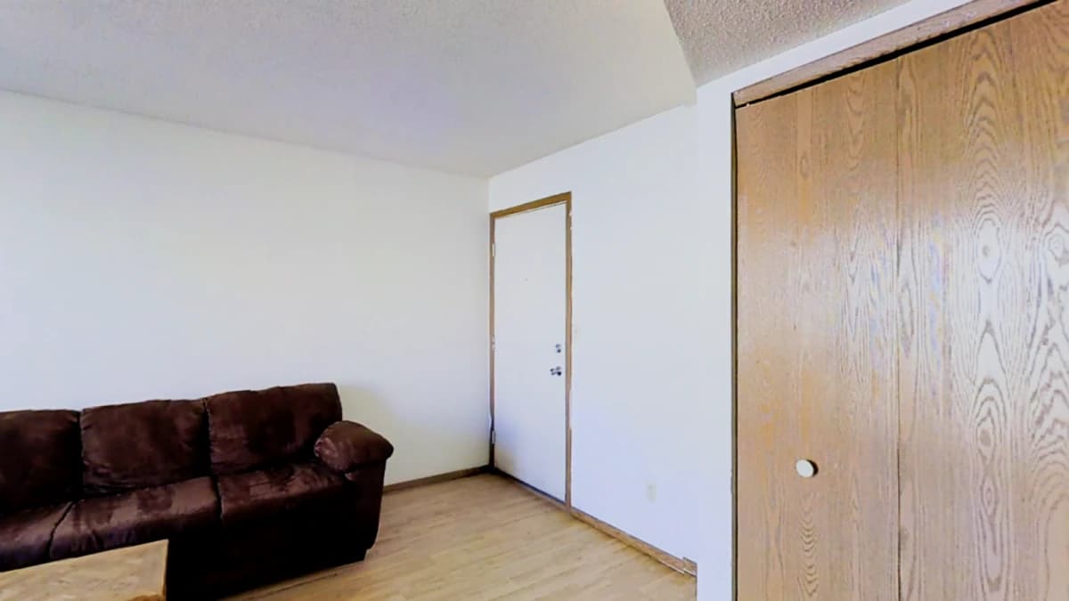 2Bedrooms, 1Bathrooms