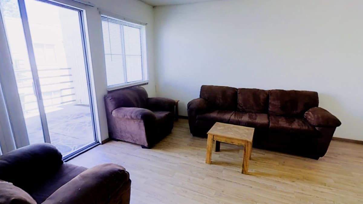 2Bedrooms, 1Bathrooms