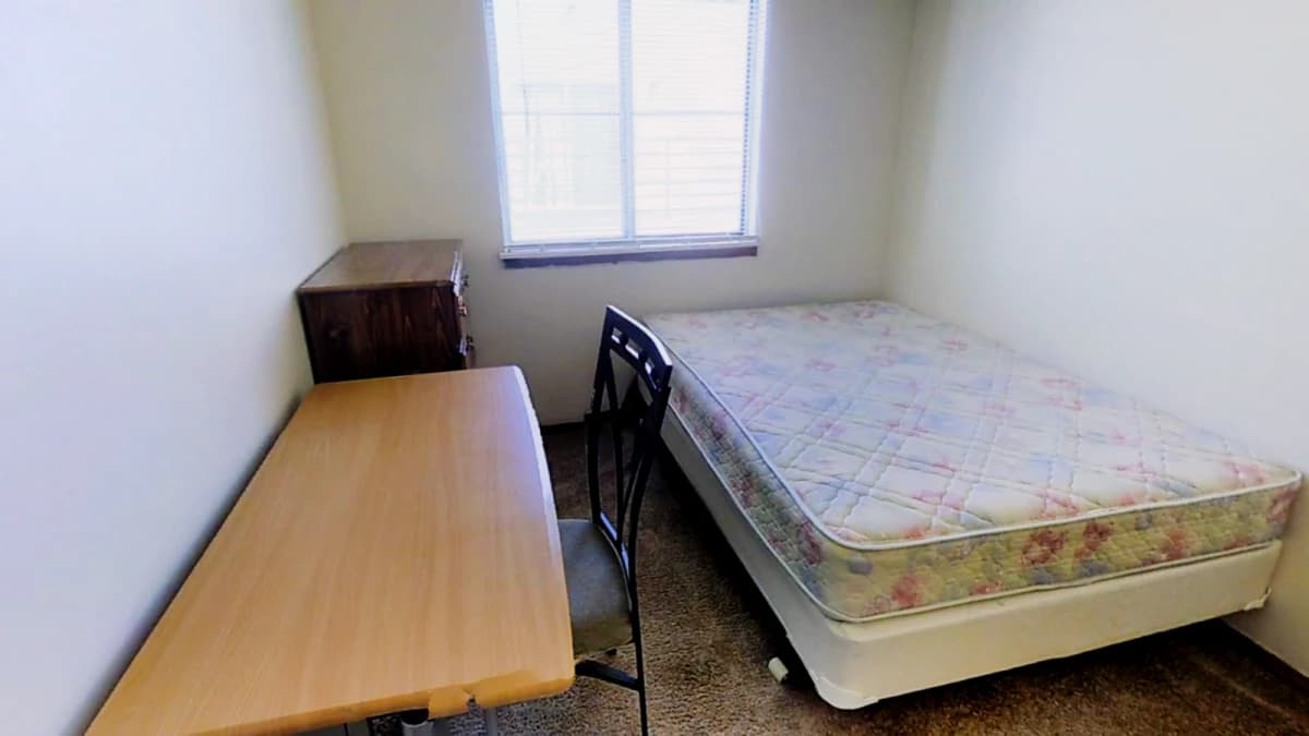 2Bedrooms, 1Bathrooms