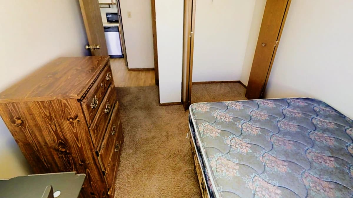 2Bedrooms, 1Bathrooms