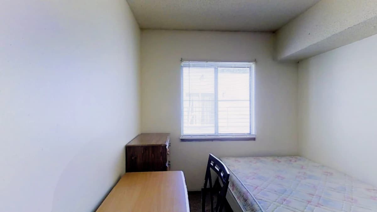 2Bedrooms, 1Bathrooms
