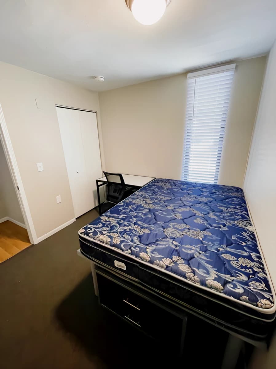 806 S Third, Champaign, IL 61820 image