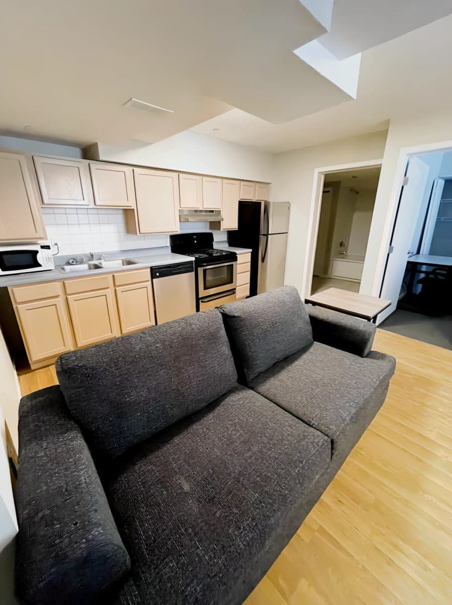 806 S Third, Champaign, IL 61820 image