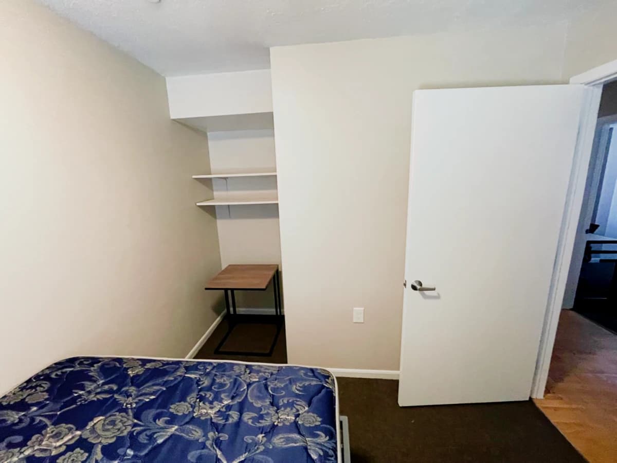 806 S Third, Champaign, IL 61820 image