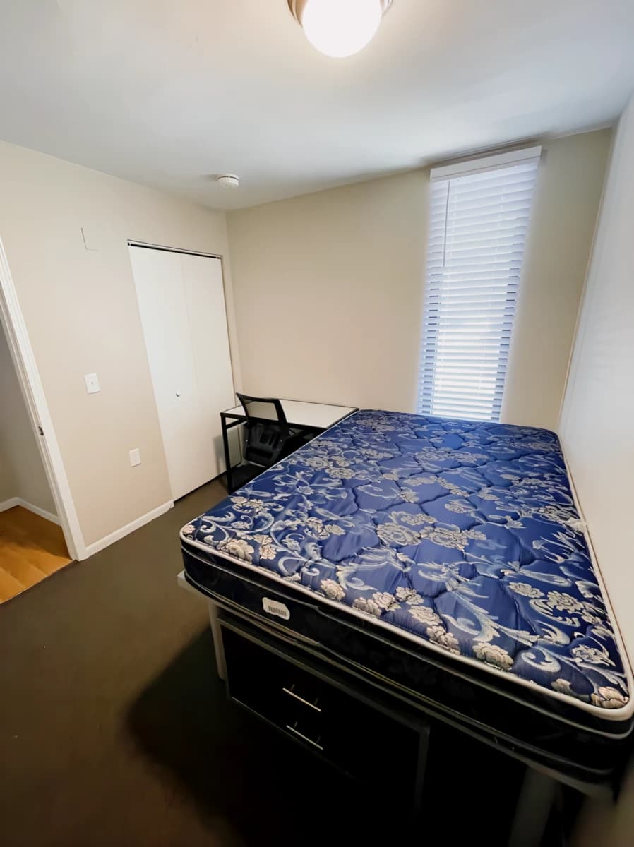 806 S Third, Champaign, IL 61820 image