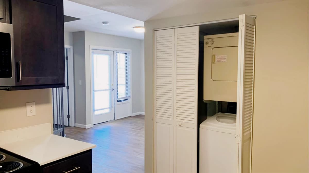 408 E Springfield, Champaign, IL 61820 image