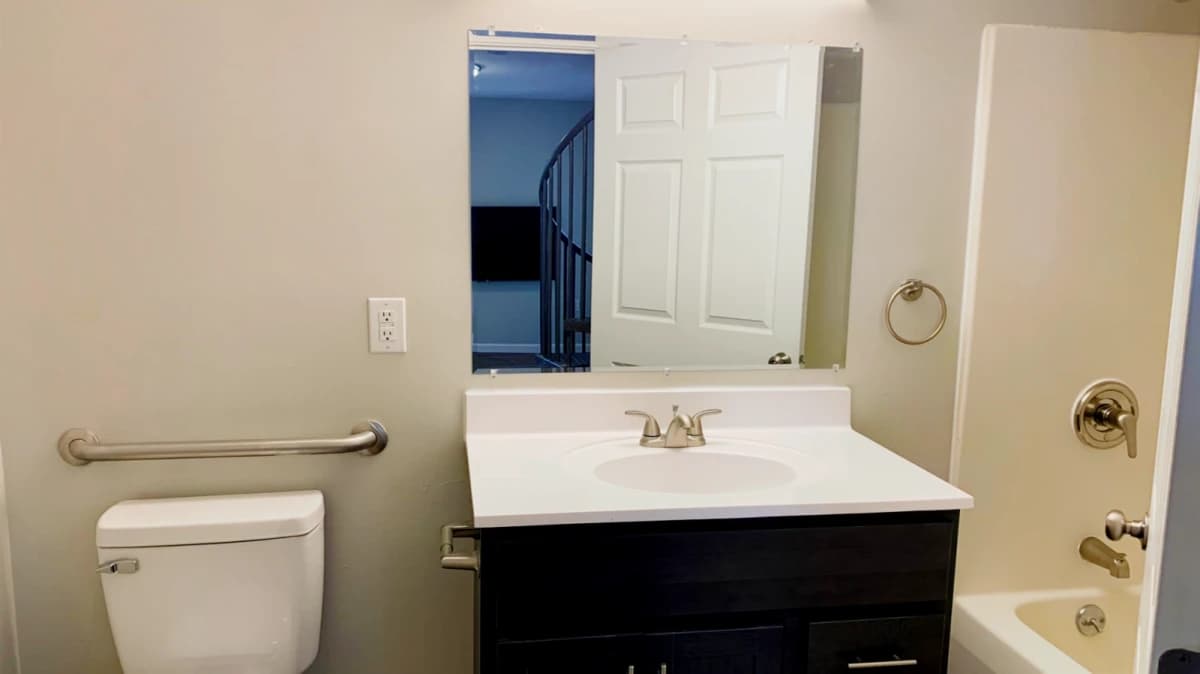 408 E Springfield, Champaign, IL 61820 image