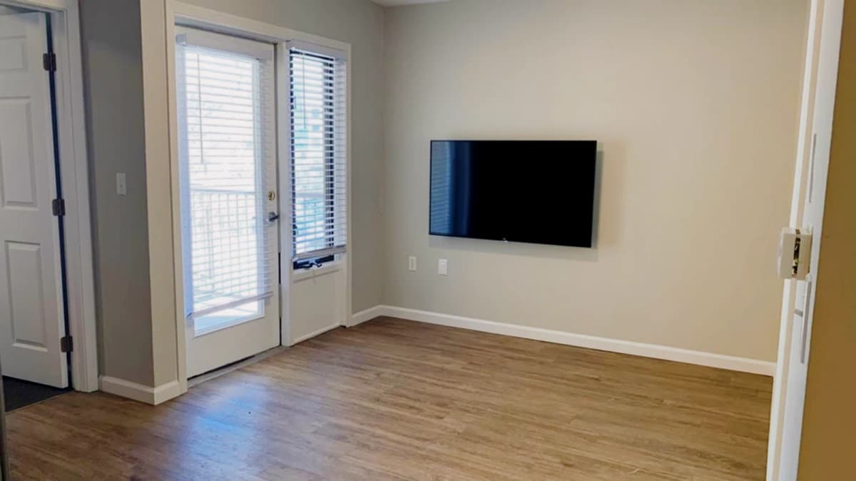 408 E Springfield, Champaign, IL 61820 image