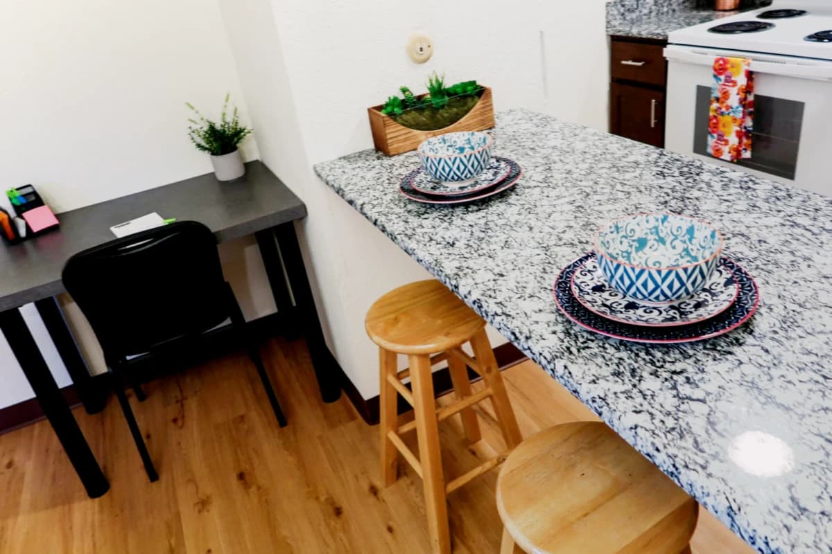 1Bedrooms, 1Bathrooms