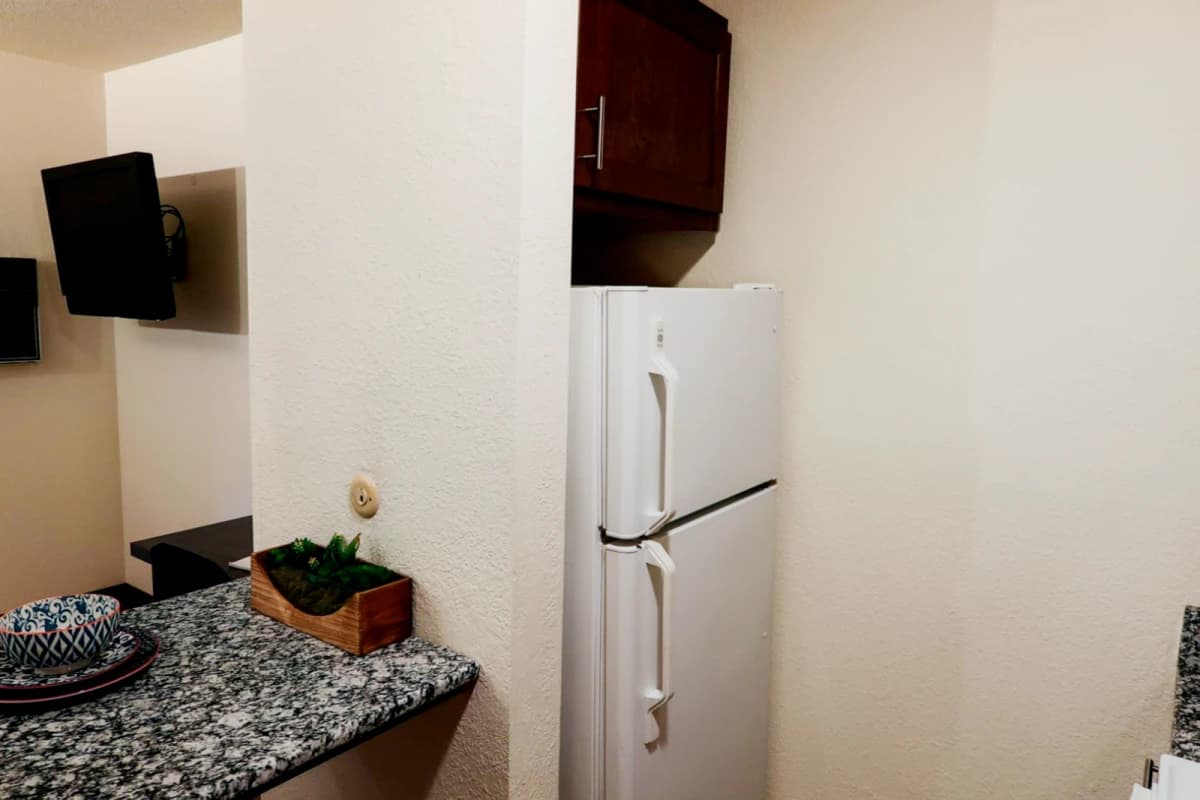 1Bedrooms, 1Bathrooms
