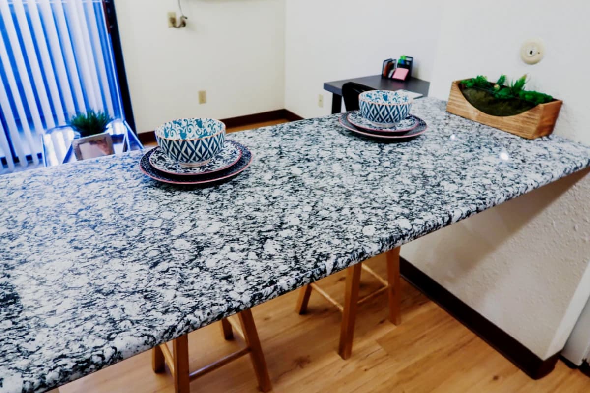 1Bedrooms, 1Bathrooms