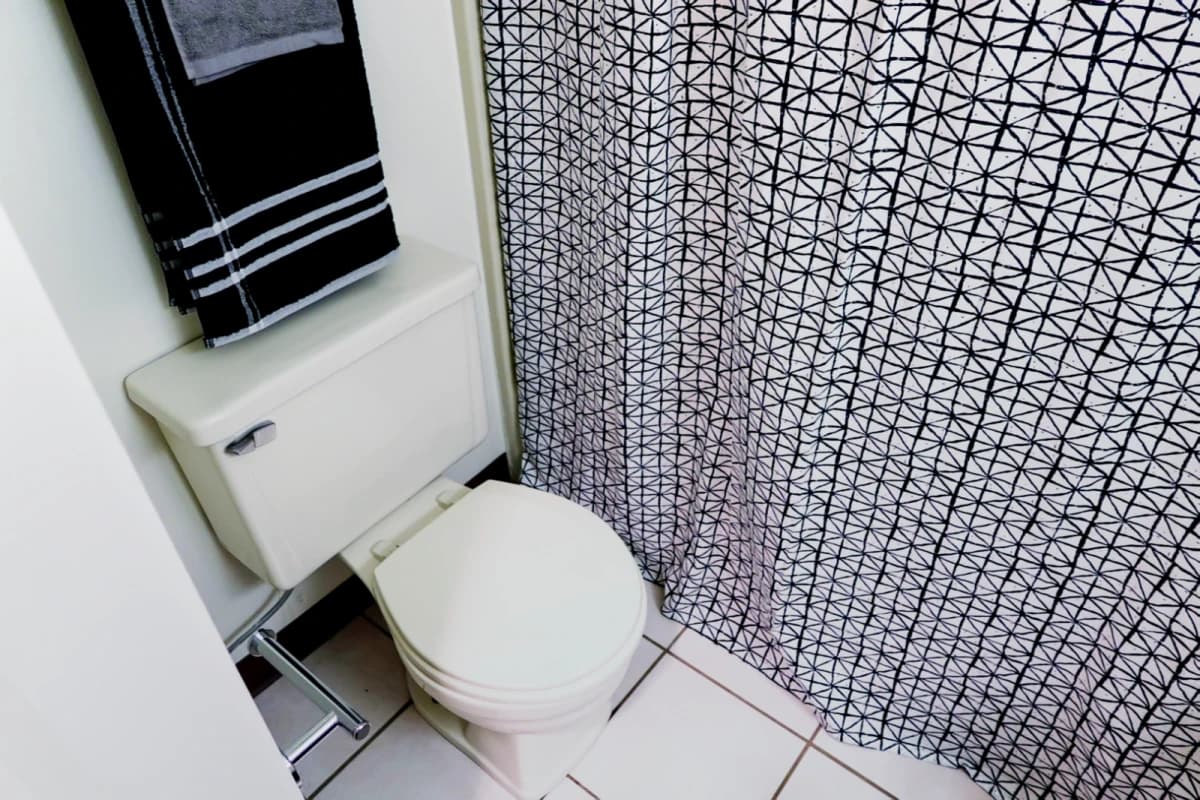 1Bedrooms, 1Bathrooms