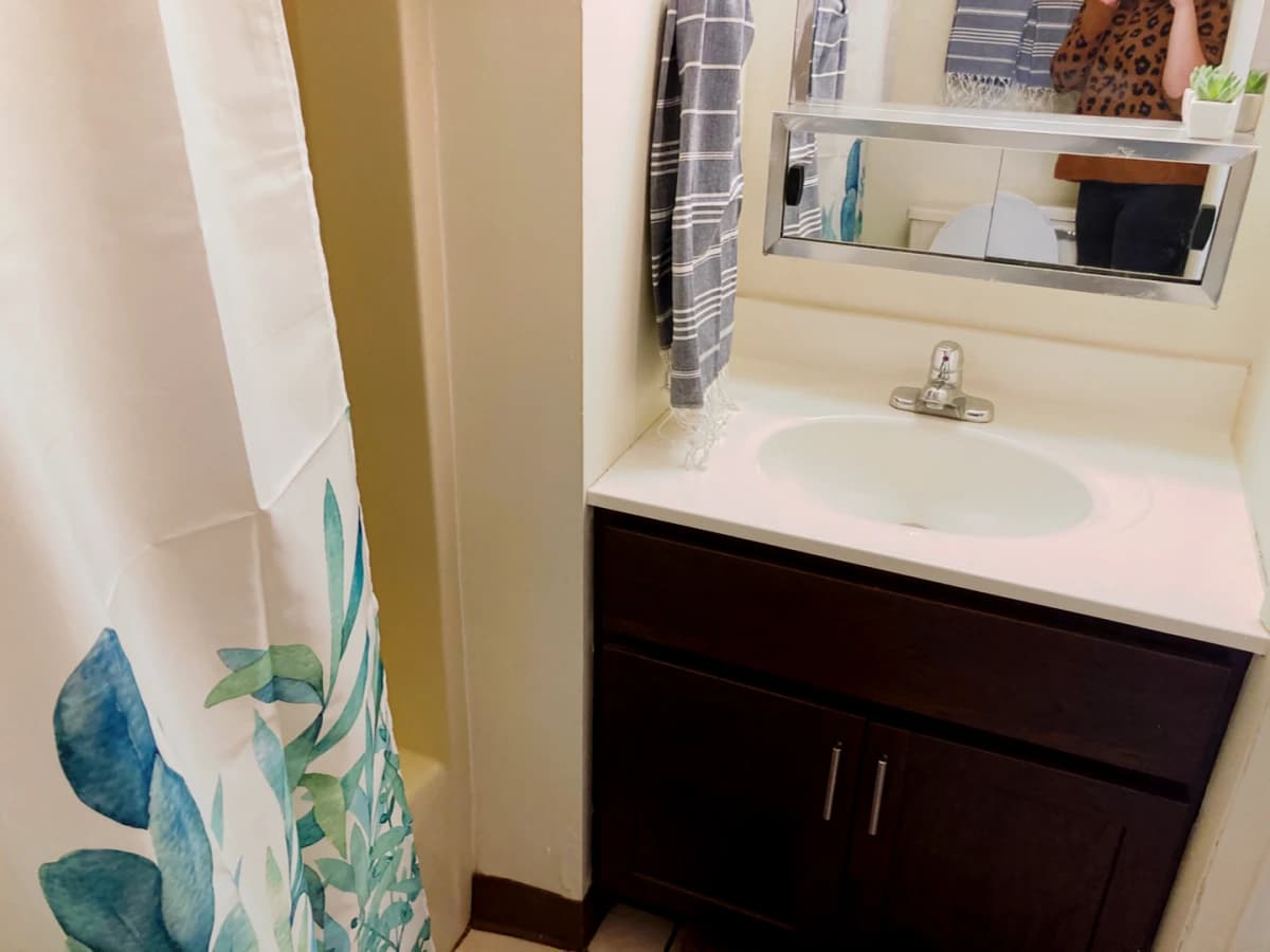 1Bedrooms, 1Bathrooms