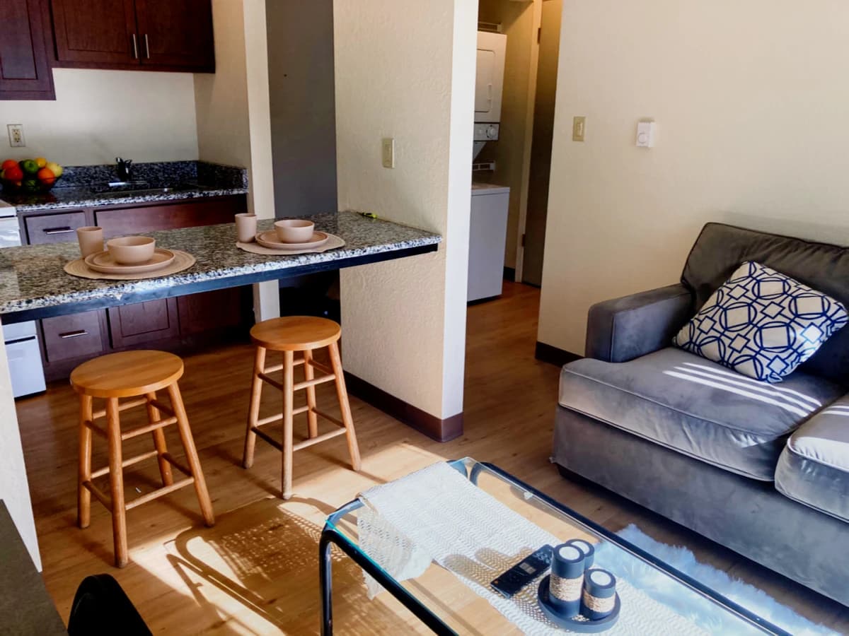1Bedrooms, 1Bathrooms
