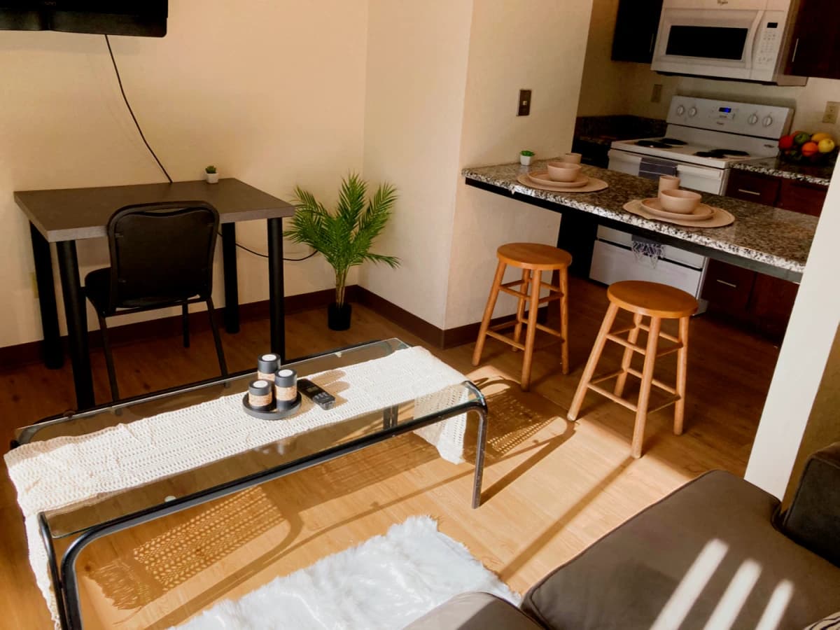 1Bedrooms, 1Bathrooms