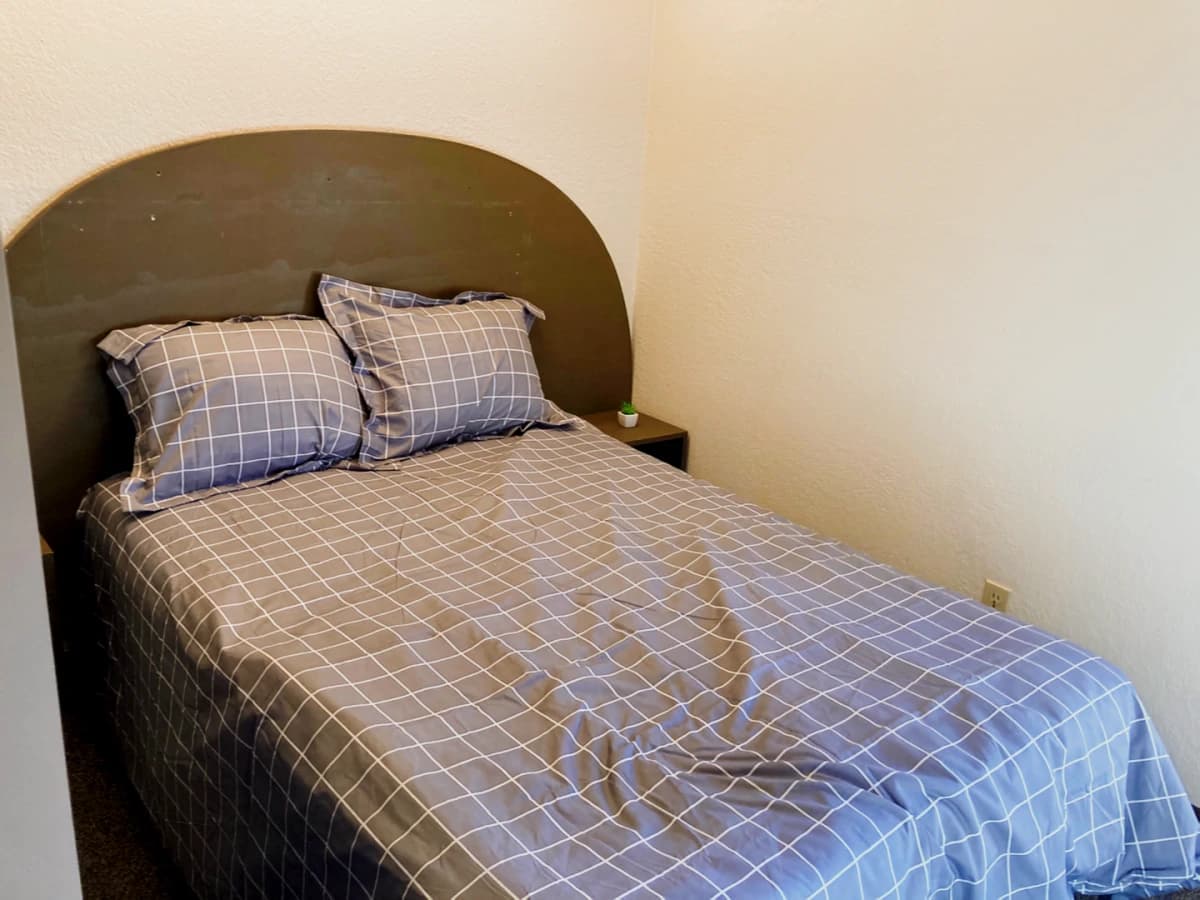 1Bedrooms, 1Bathrooms