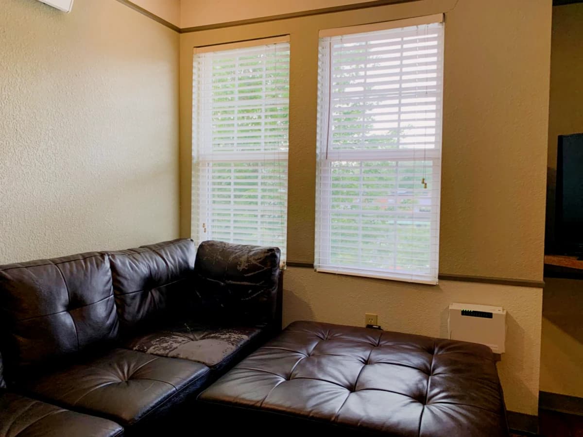 3Bedrooms, 2Bathrooms