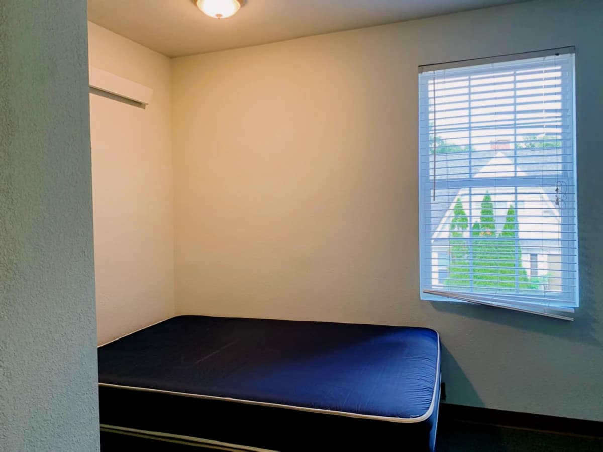 3Bedrooms, 2Bathrooms