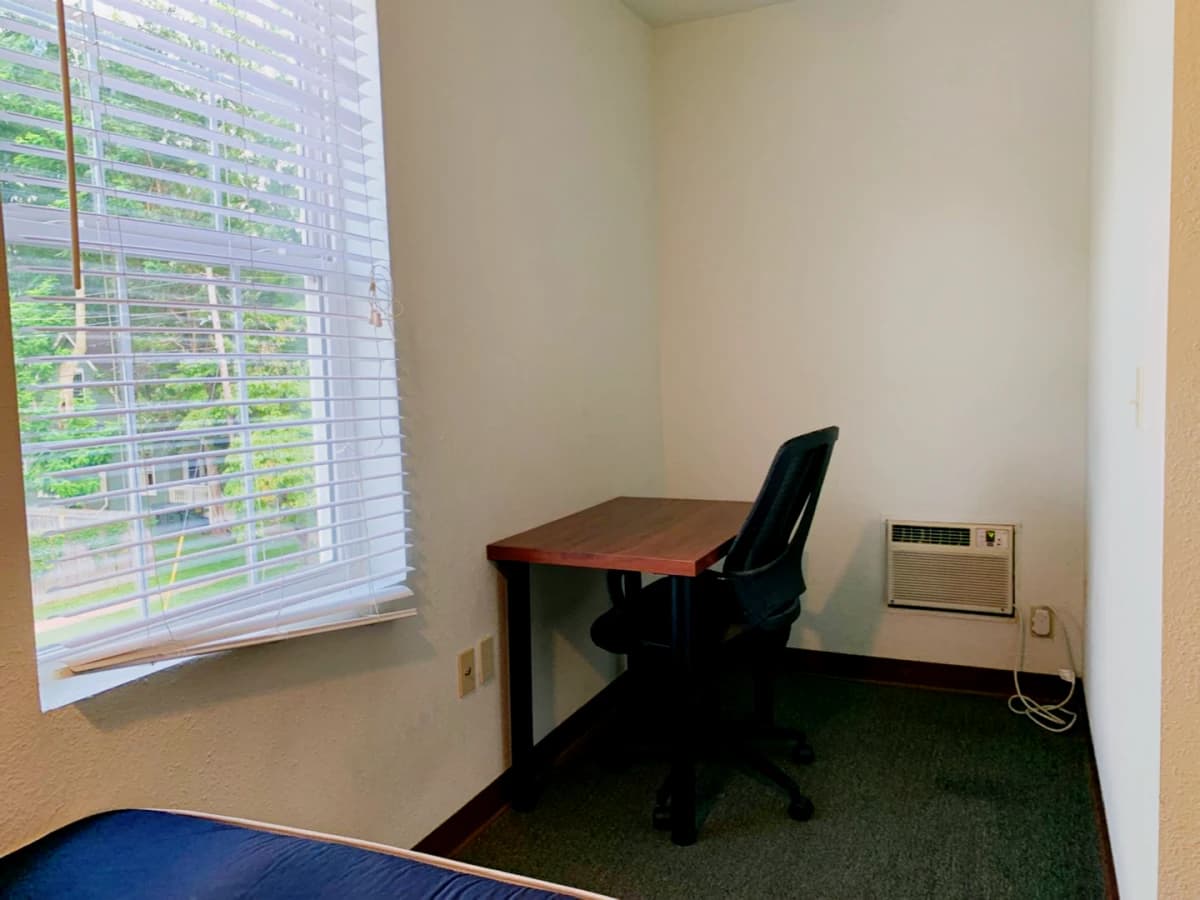 3Bedrooms, 2Bathrooms