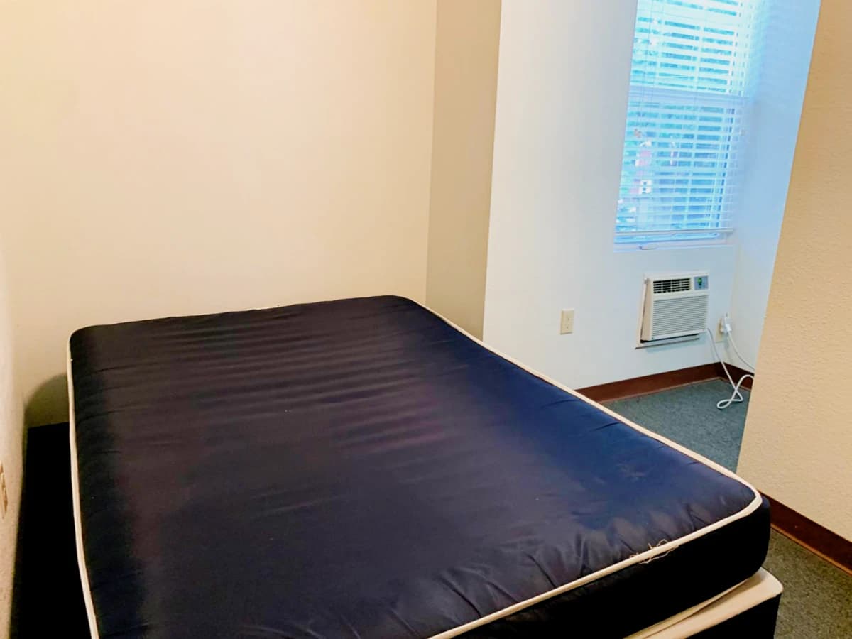 3Bedrooms, 2Bathrooms