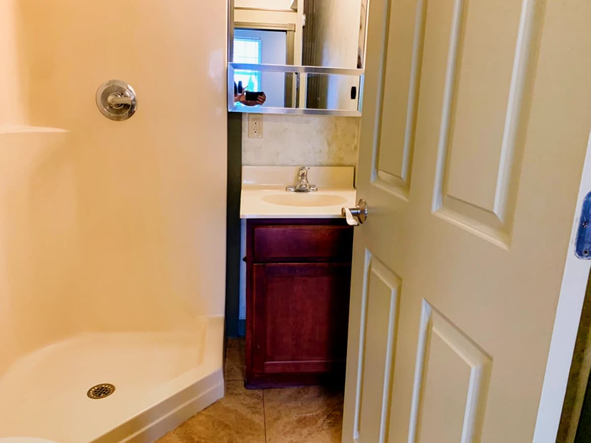 3Bedrooms, 2Bathrooms