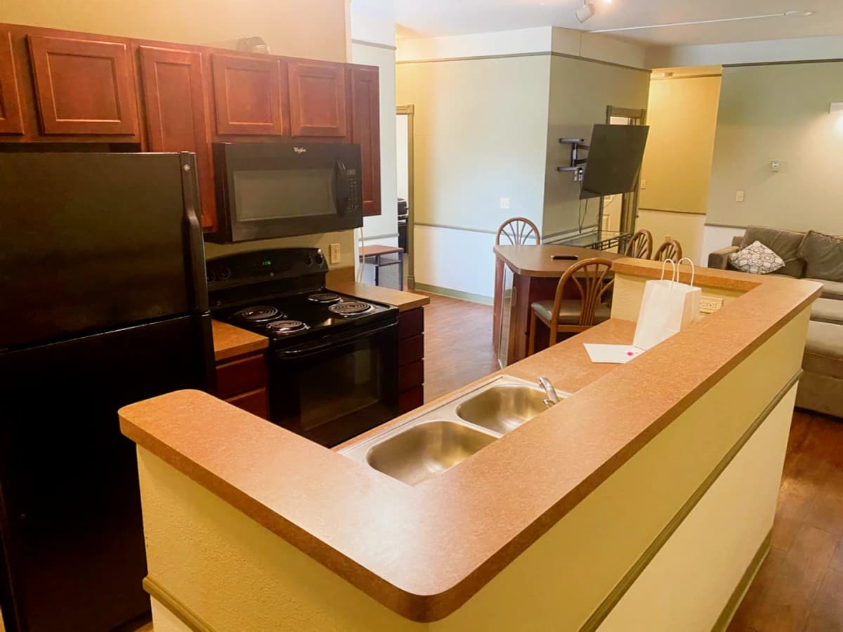4Bedrooms, 2Bathrooms