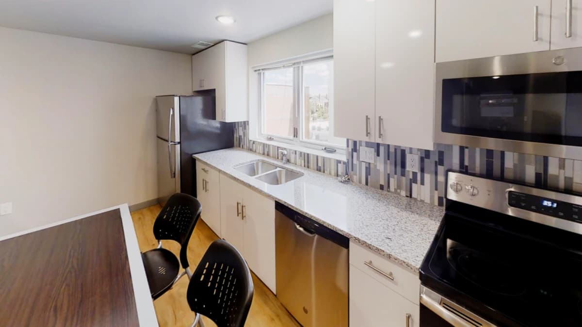615 S Wright, Champaign, IL 61820 image