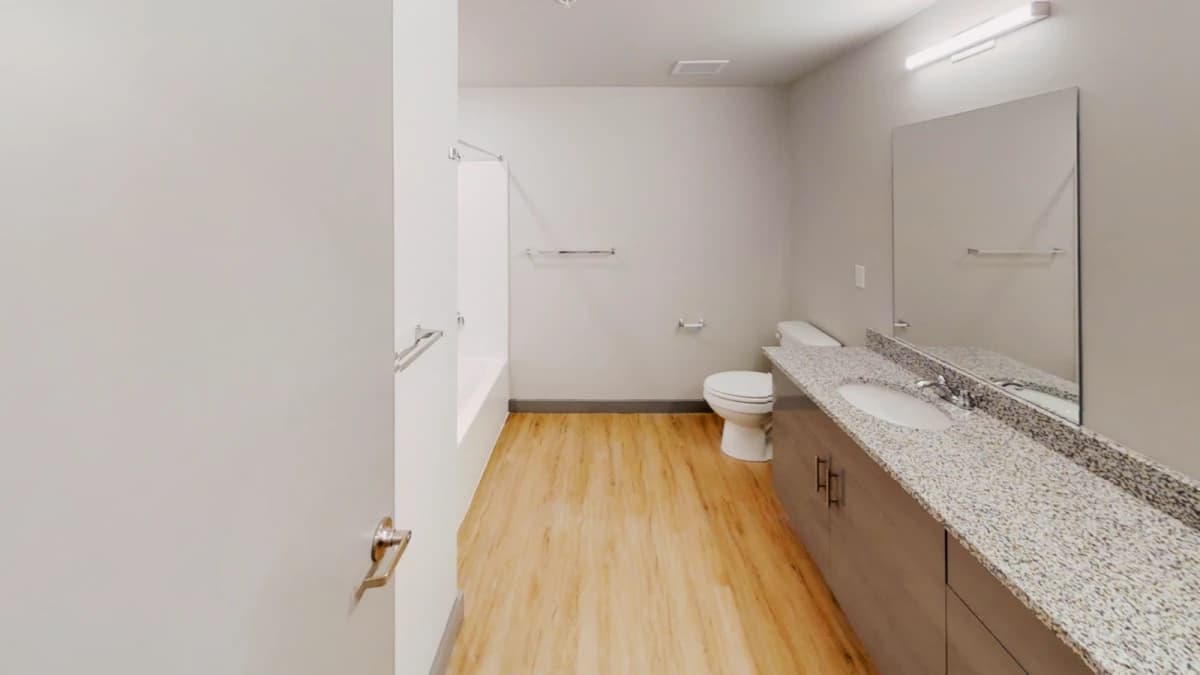 615 S Wright, Champaign, IL 61820 image