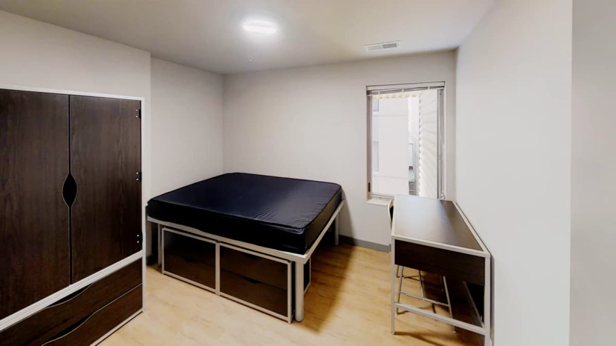 615 S Wright, Champaign, IL 61820 image