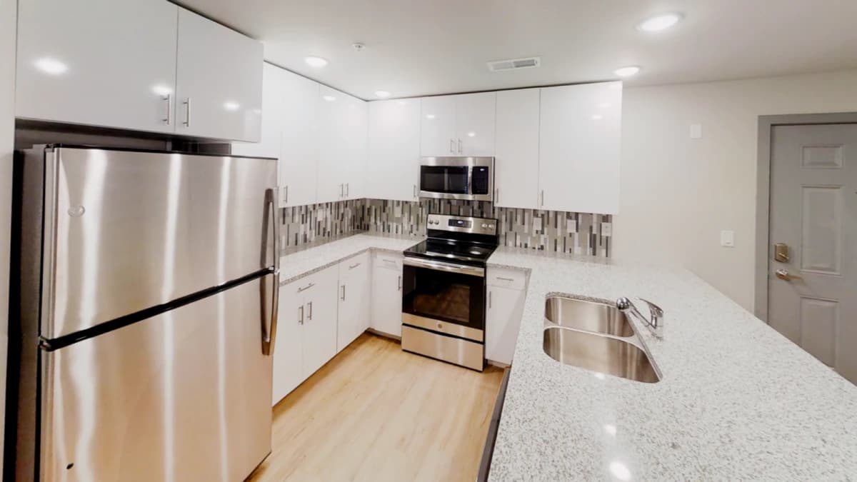 615 S Wright, Champaign, IL 61820 image