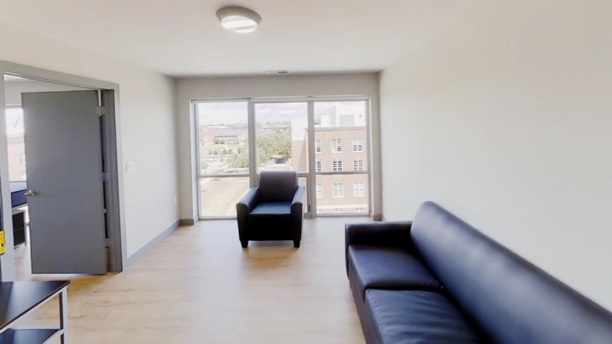 615 S Wright, Champaign, IL 61820 image