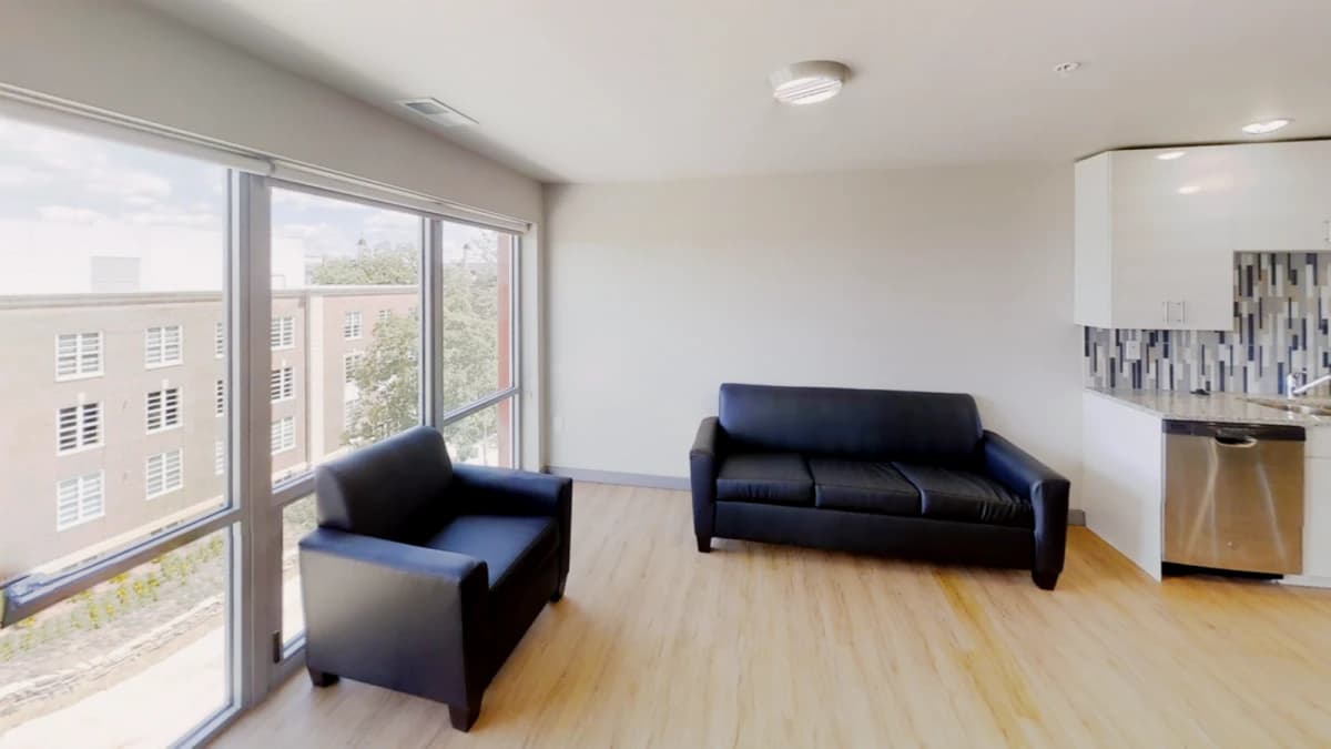 615 S Wright, Champaign, IL 61820 image