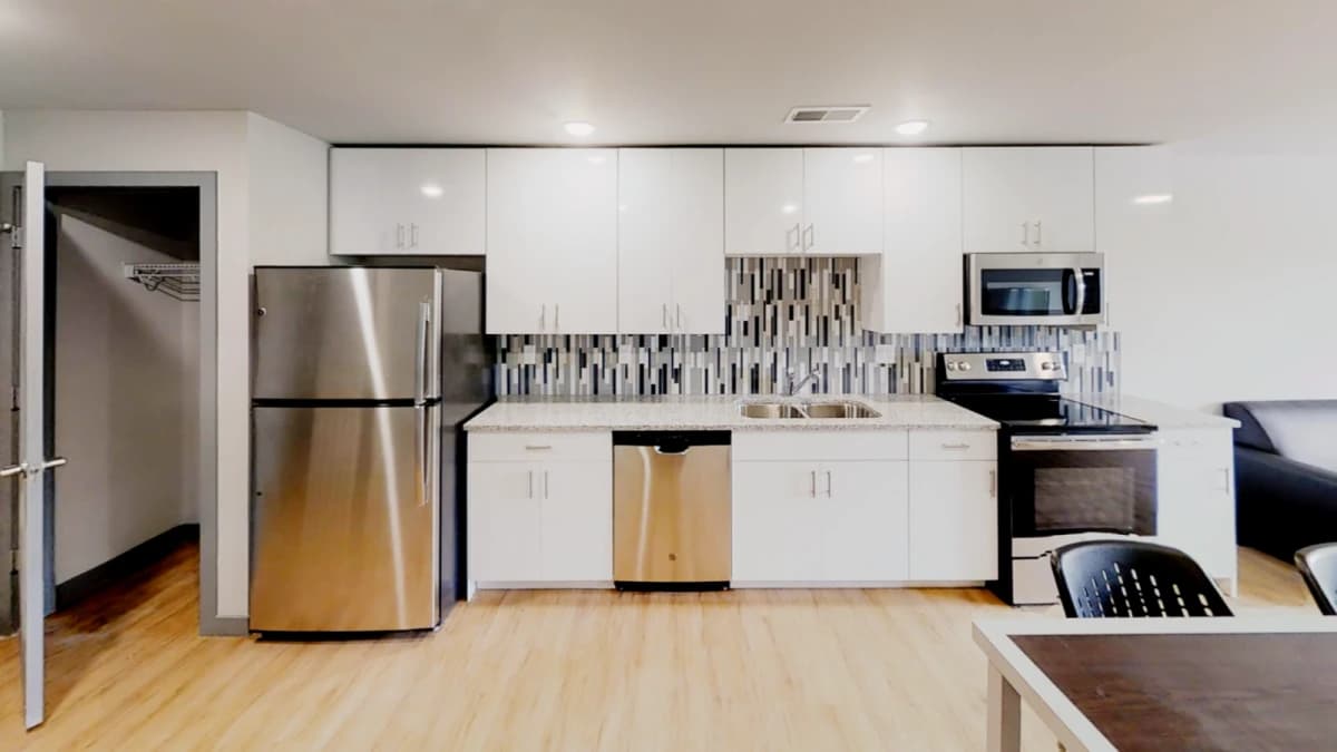 615 S Wright, Champaign, IL 61820 image