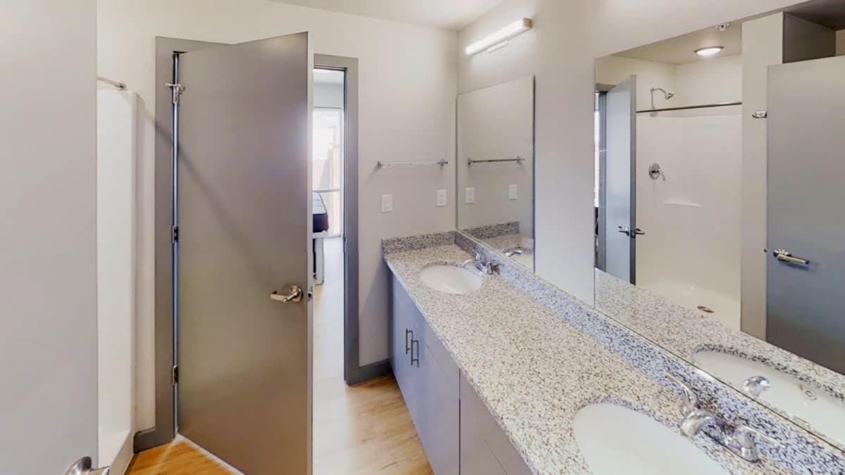 615 S Wright, Champaign, IL 61820 image