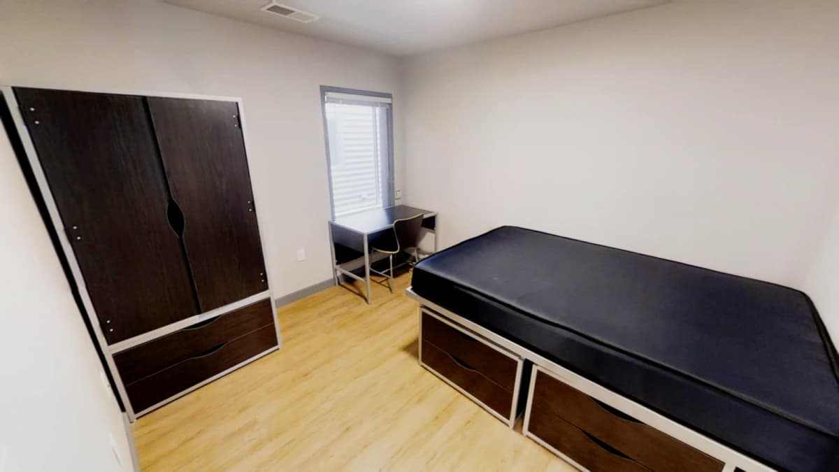 615 S Wright, Champaign, IL 61820 image