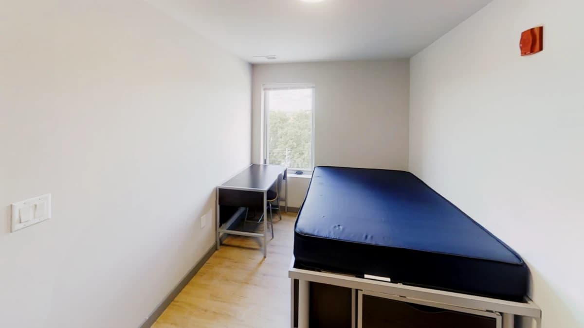 615 S Wright, Champaign, IL 61820 image