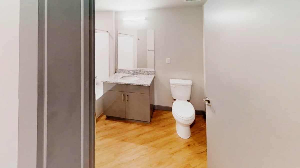 615 S Wright, Champaign, IL 61820 image
