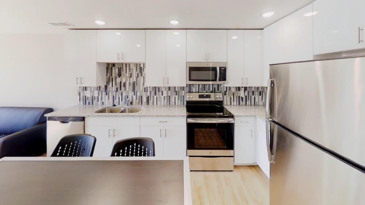 615 S Wright, Champaign, IL 61820 image