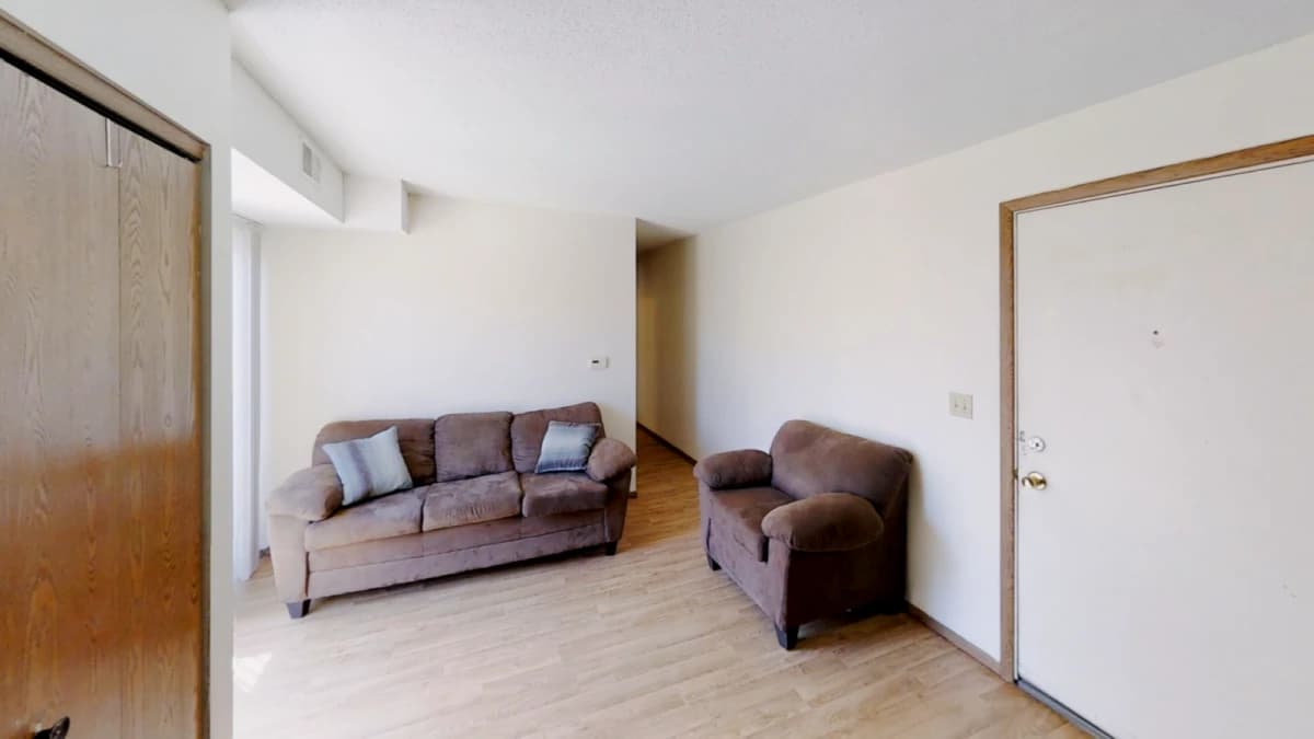 4Bedrooms, 2Bathrooms
