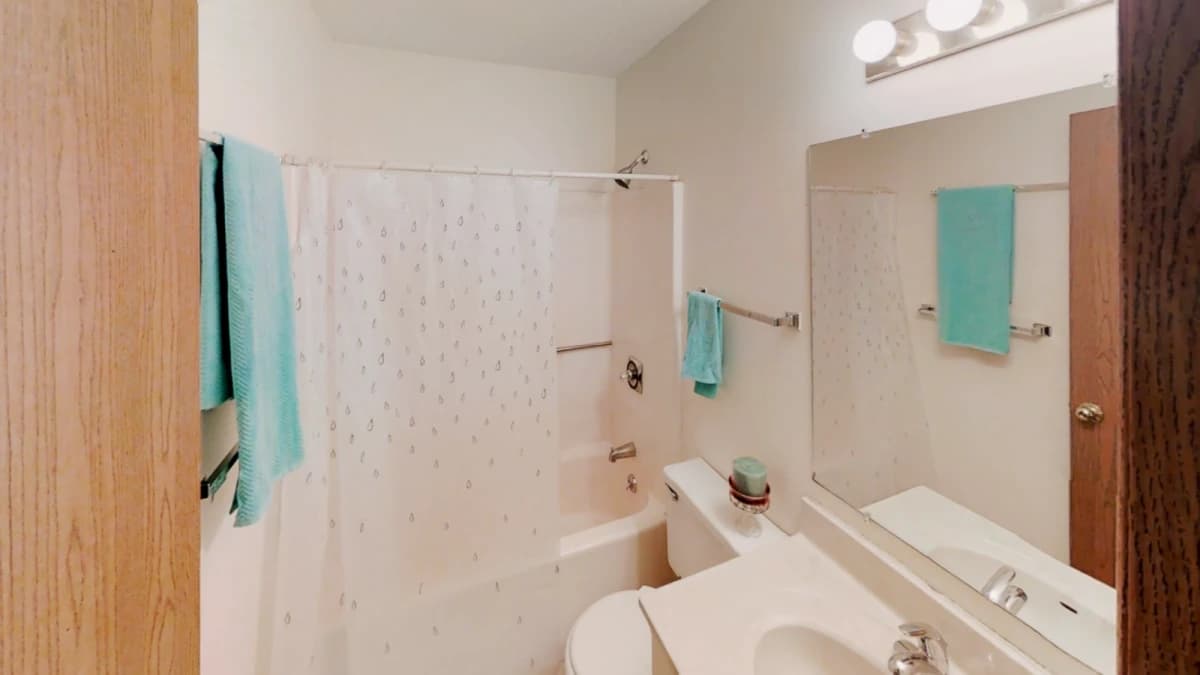 4Bedrooms, 2Bathrooms