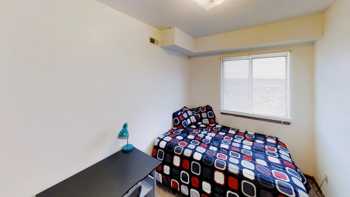4Bedrooms, 2Bathrooms